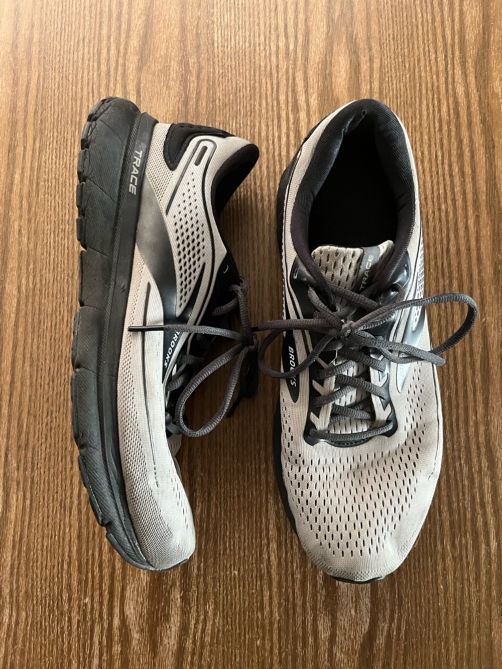 Brooks Men’s Trace  Running Shoes - Gray and Black size 11